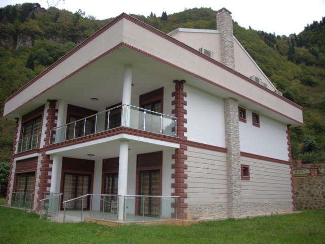 3-STOREY VILLA FOR SALE WITH NATURE VIEW IN TRABZON DOLAYLI