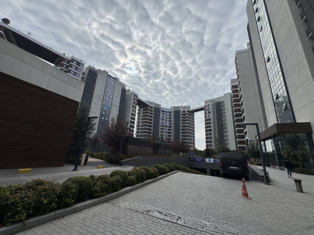 KÜÇÜKÇEKMECE FATİH BLUE LAKE SİTESİ'NDE 3+1 SATILIK DAİRE