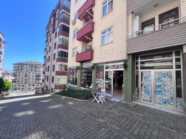 TRABZON AKÇAABAT SÖĞÜTLÜ'DE 90 m² DEVREN KİRALIK BUTİK MAĞAZA