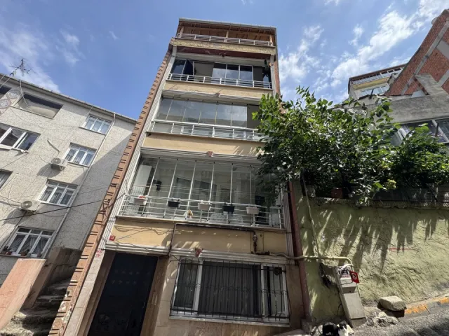İSTANBUL BEYOĞLU SÜTLÜCE'DE 4+2 SATILIK DUBLEKS DAİRE
