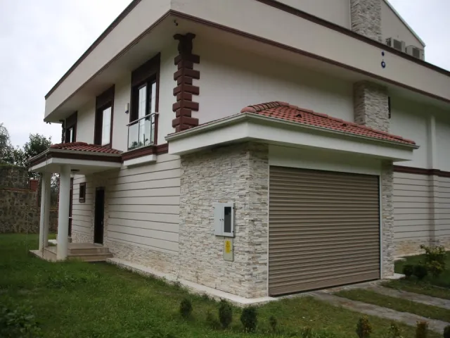 3-STOREY VILLA FOR SALE WITH NATURE VIEW IN TRABZON DOLAYLI