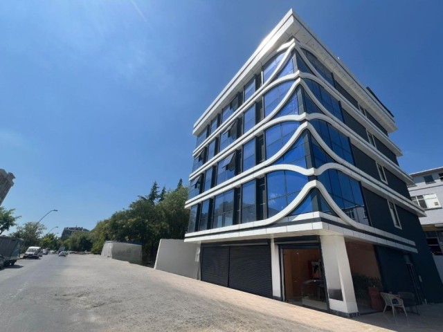 BUILDING FOR SALE WITH HIGH INVESTMENT POTENTIAL IN ISTANBUL BAHÇELIEVLER KOCASİNAN