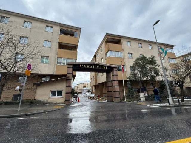 ÇEKMEKÖY MERKEZDE 3+1 SİTE İÇİ OTOPARKLI MASRAFSIZ KİRALIK DAİRE